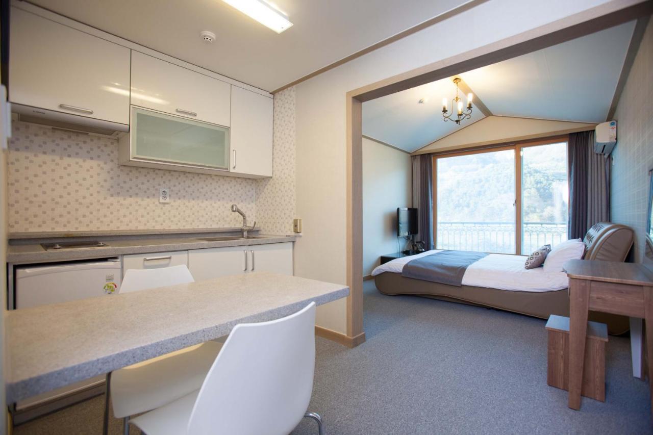 Cheongpyeong Family Hotel Gapyeong Exterior photo